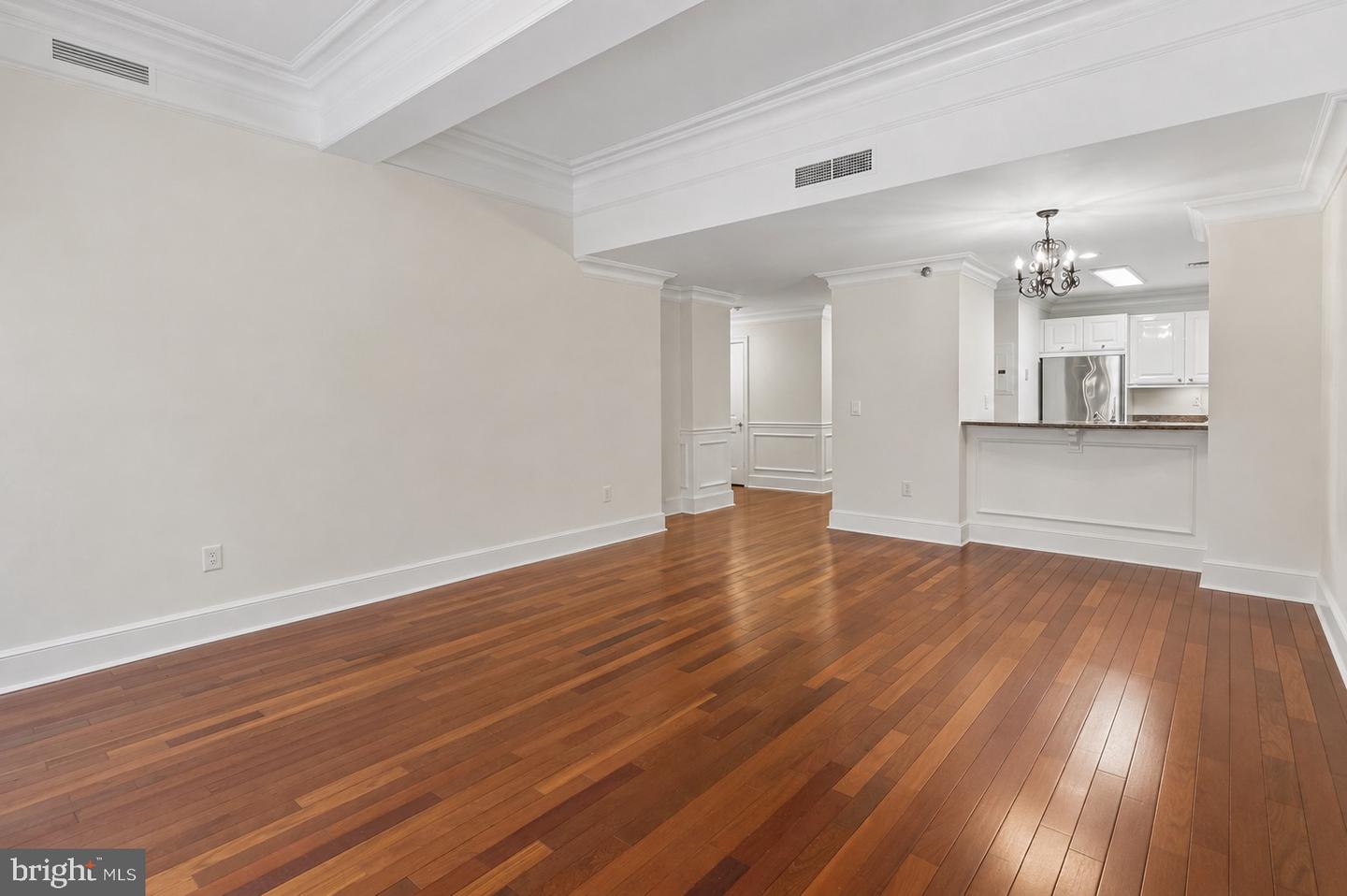 1500 Chestnut St #7d Property Photo 5