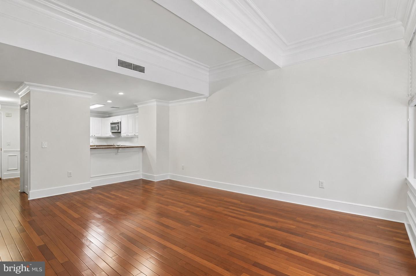 1500 Chestnut St #7d Property Photo 6