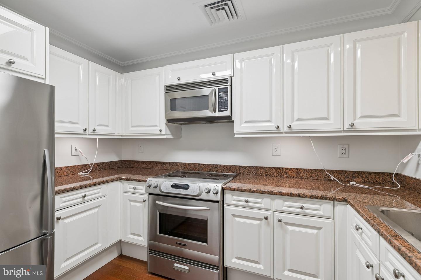 1500 Chestnut St #7d Property Photo 7