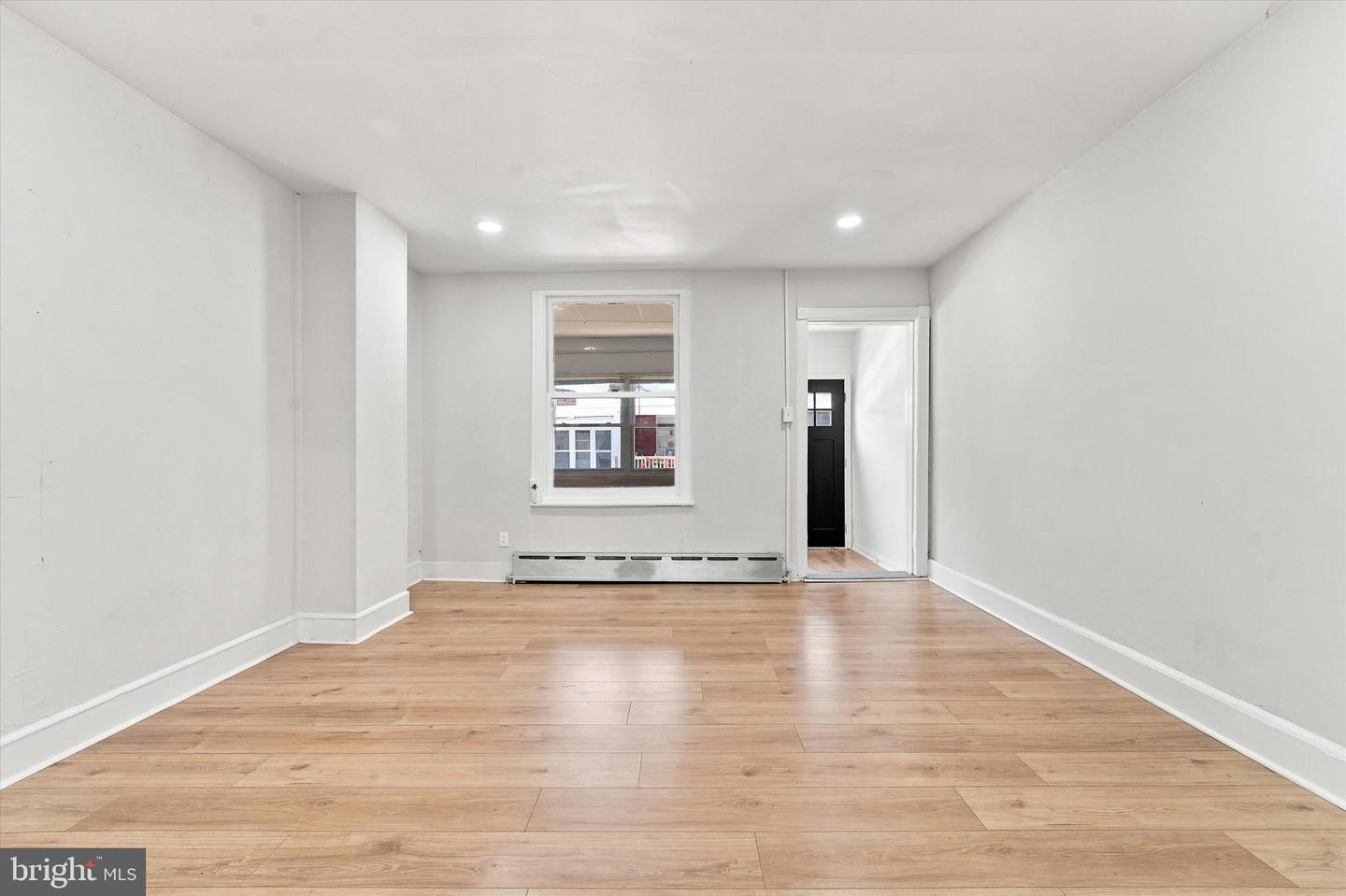 2217 Bonaffon St Property Photo 4