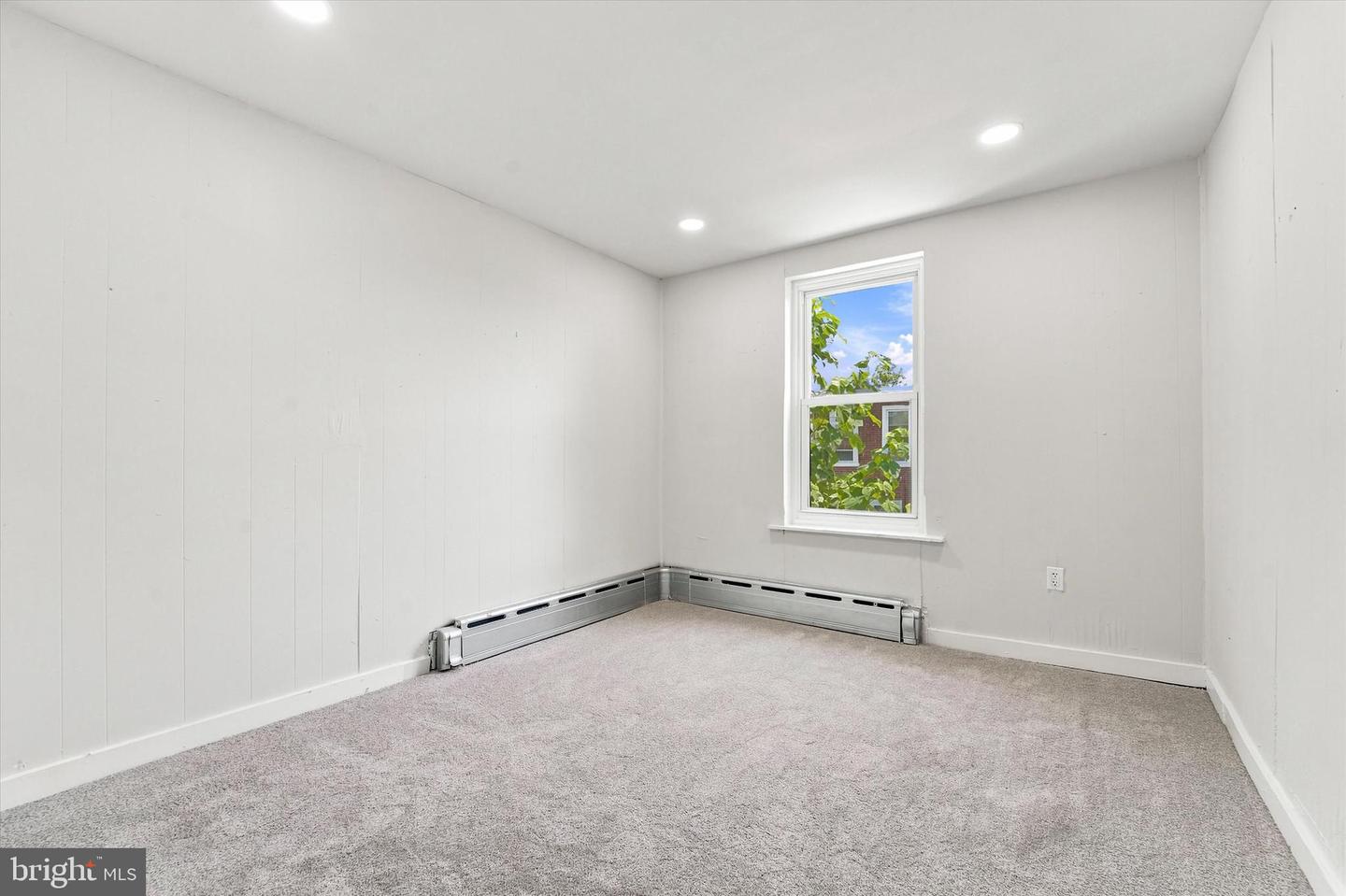 2217 Bonaffon St Property Photo 14