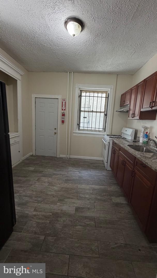 4303 N Franklin St Property Photo 4