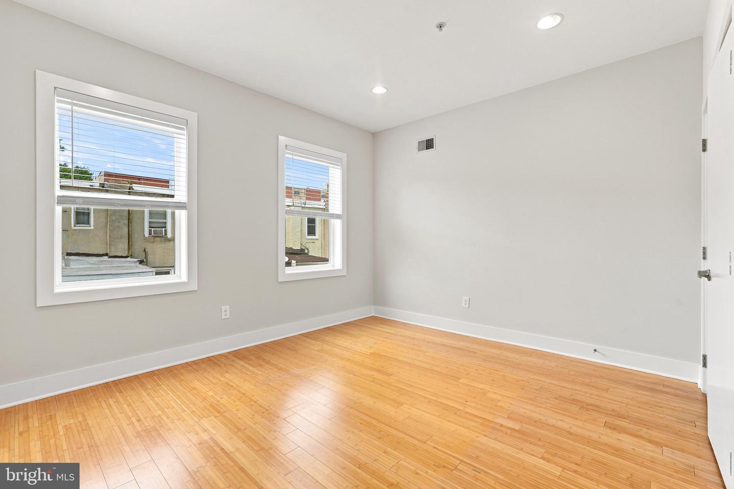2022 Trenton Ave Property Photo 14