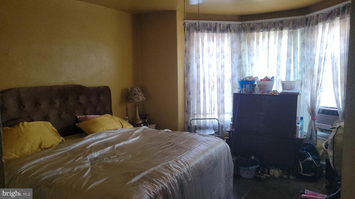4849 Fairmount Ave Property Photo 5