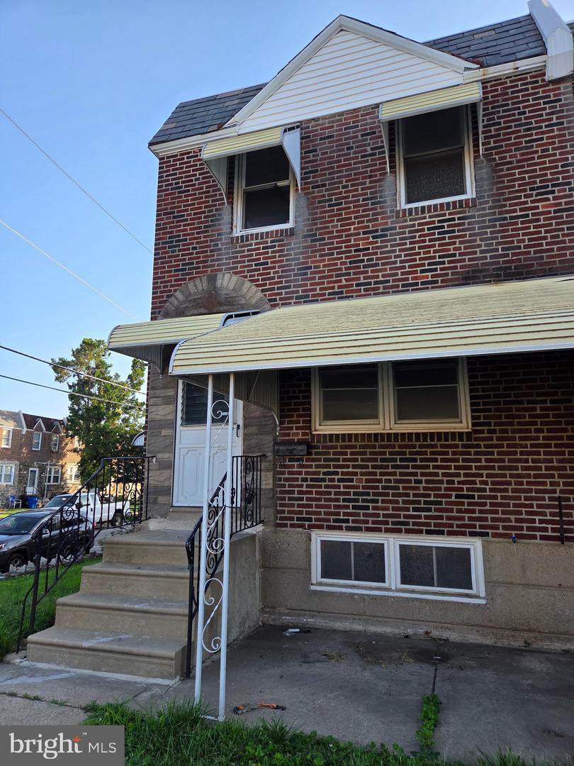 4544 Robbins St Property Photo 1