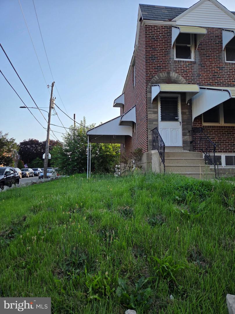 4544 Robbins St Property Photo 2