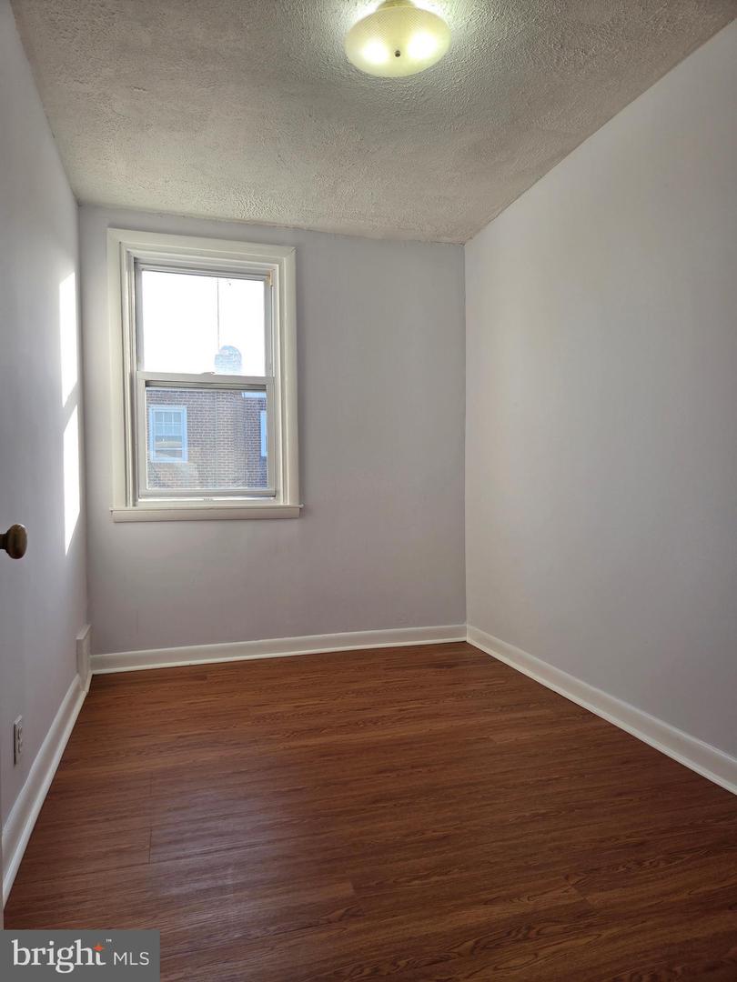 4544 Robbins St Property Photo 15