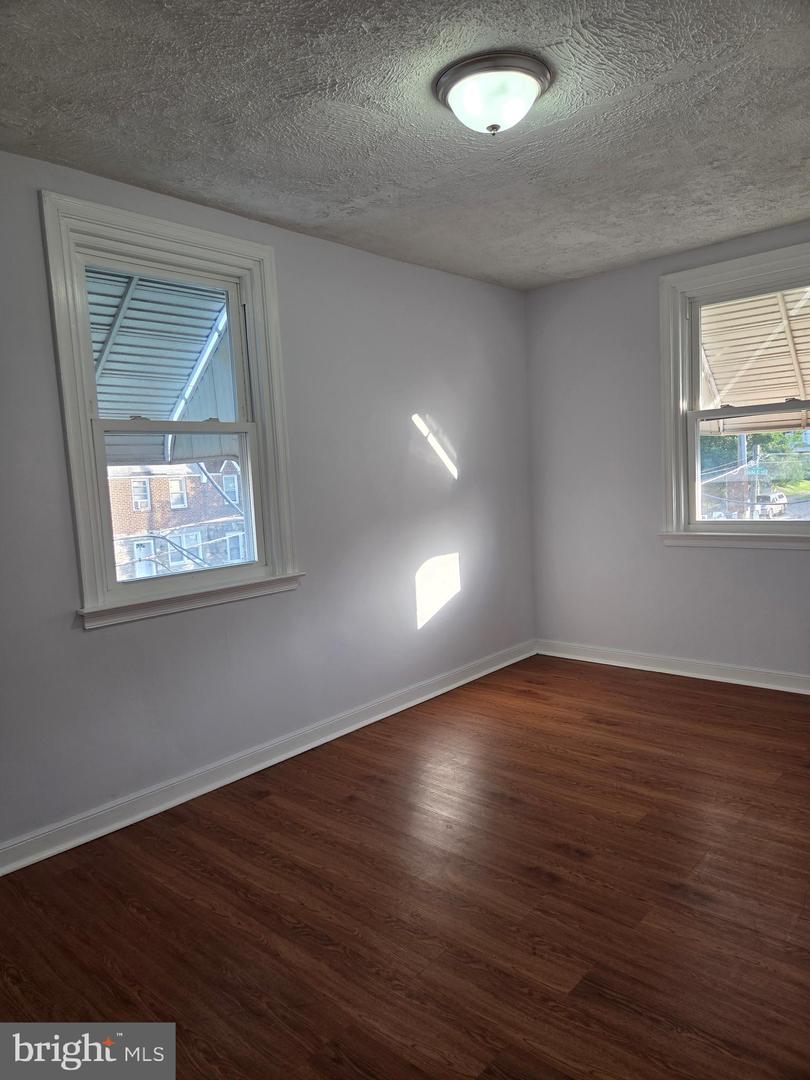 4544 Robbins St Property Photo 17