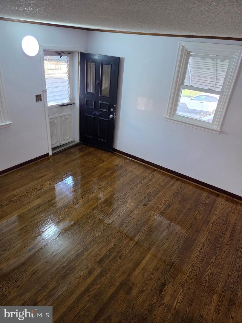 4544 Robbins St Property Photo 27