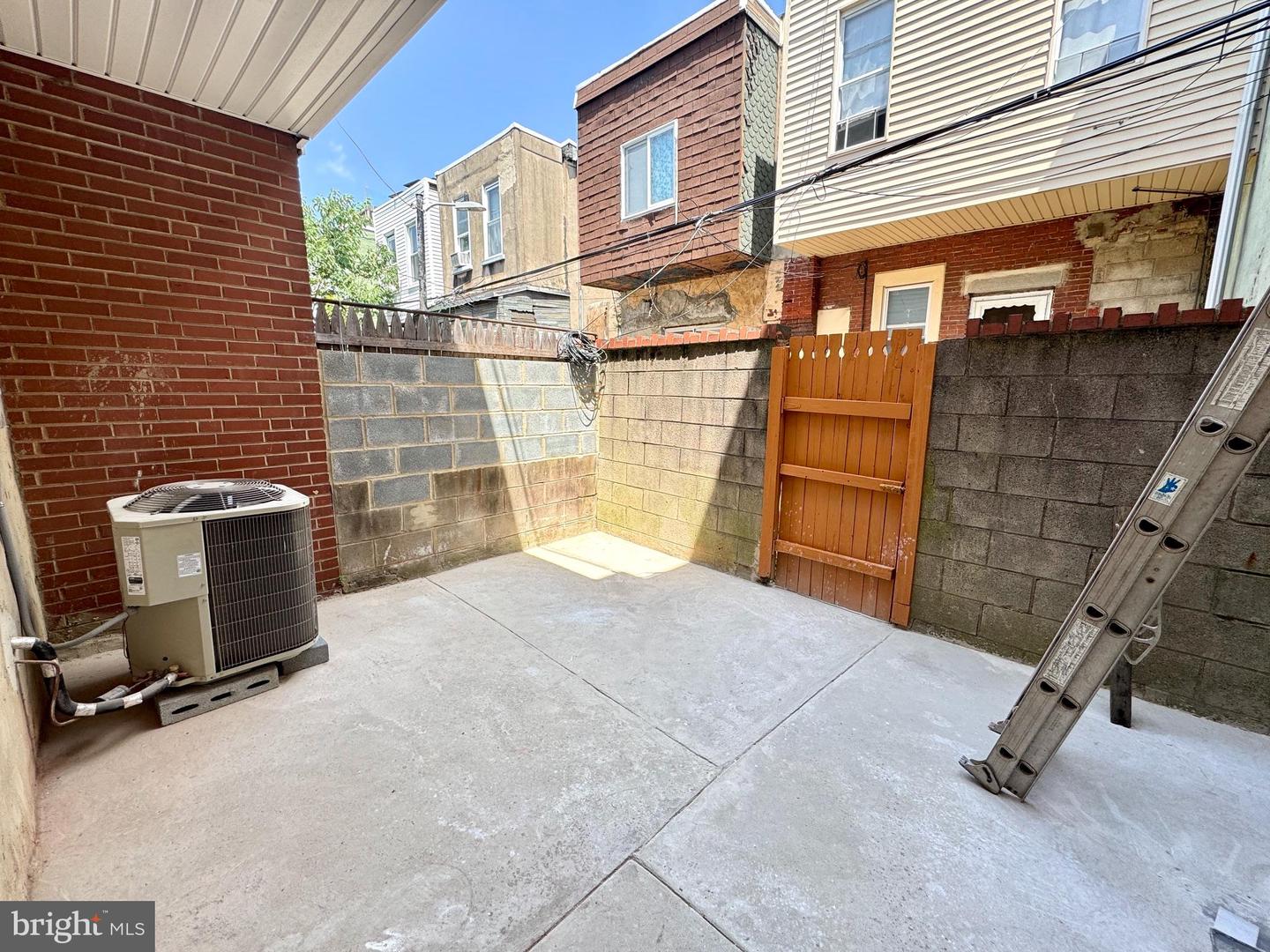 2251 S Hicks St Property Photo 19