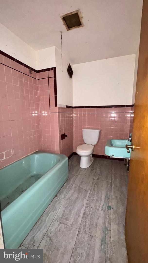 5750 Hegerman St Property Photo 18