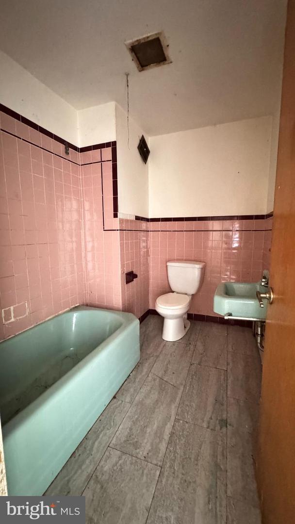 5750 Hegerman St Property Photo 19