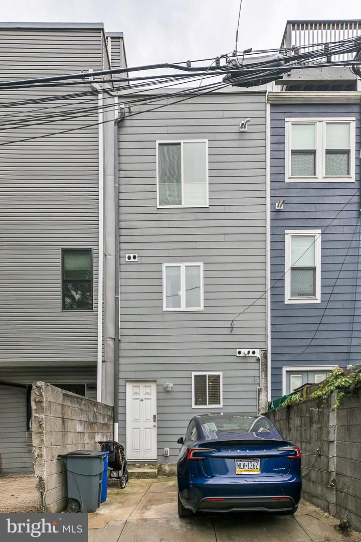 2045 Saint Albans St Property Photo 4