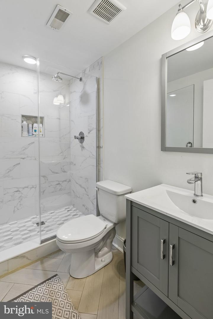 2045 Saint Albans St Property Photo 29