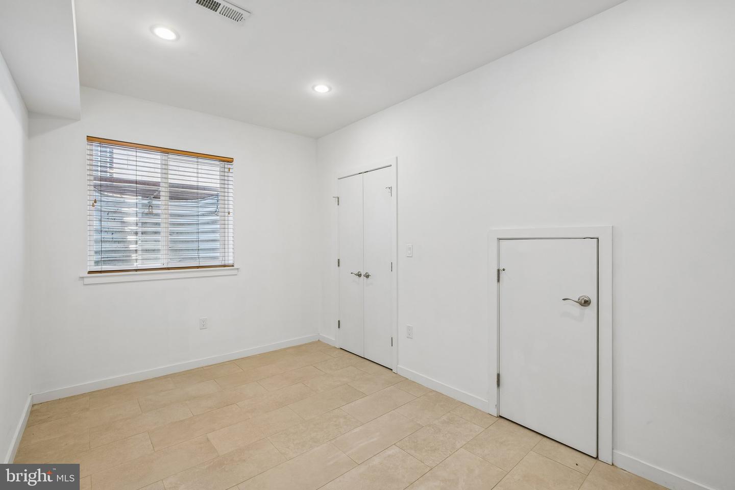 1136 S 26th St Property Photo 14