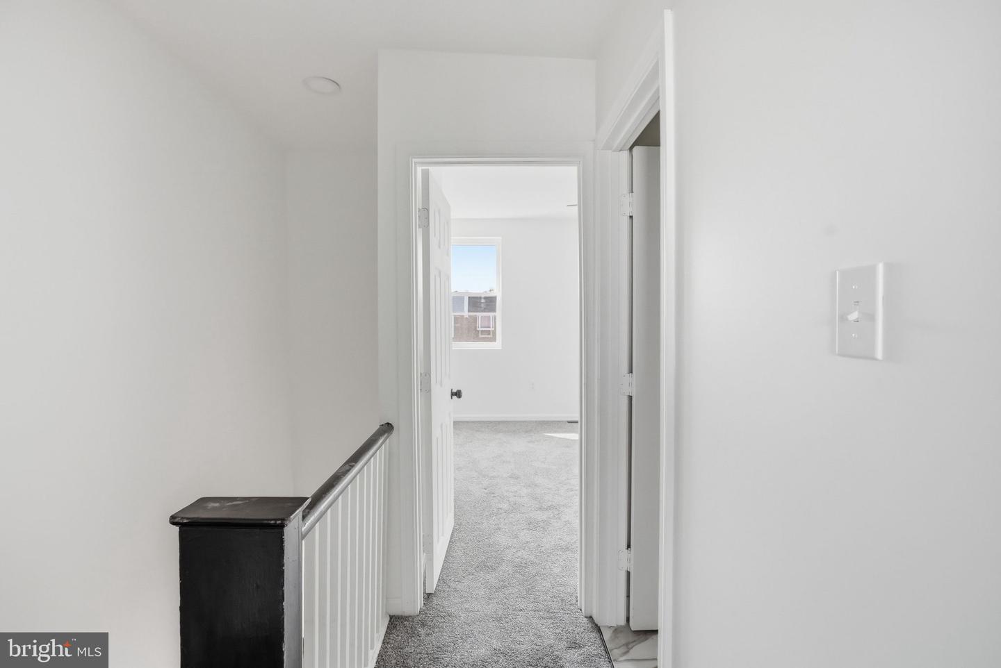 5544-00 Windsor St Property Photo 15