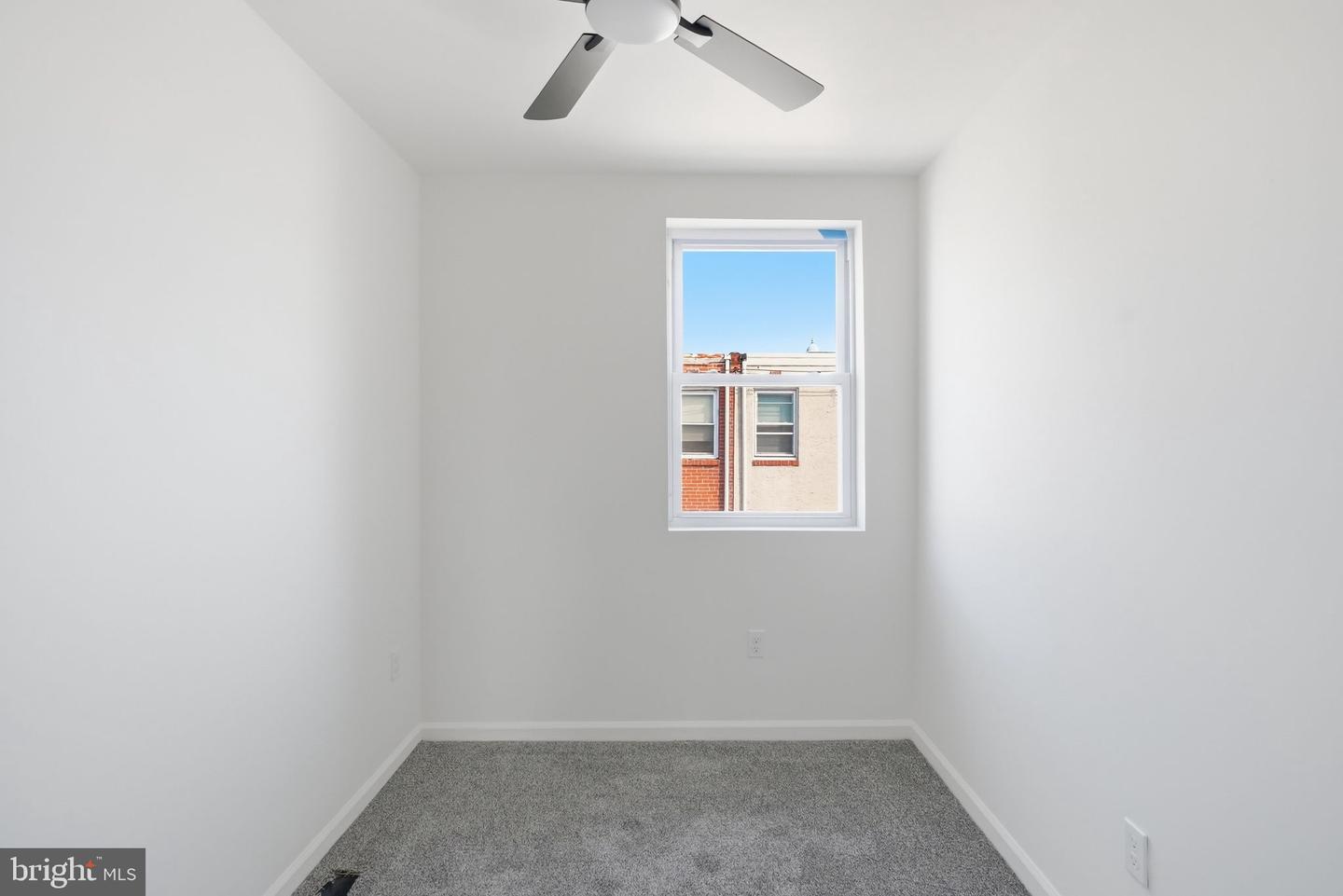 5544-00 Windsor St Property Photo 16