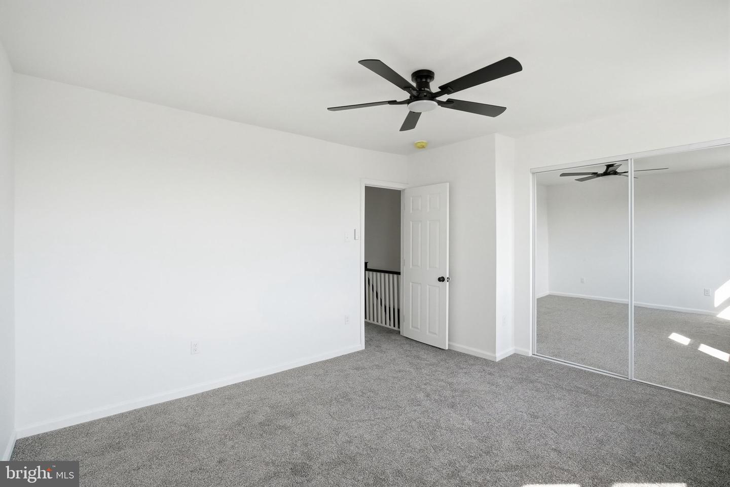 5544-00 Windsor St Property Photo 24
