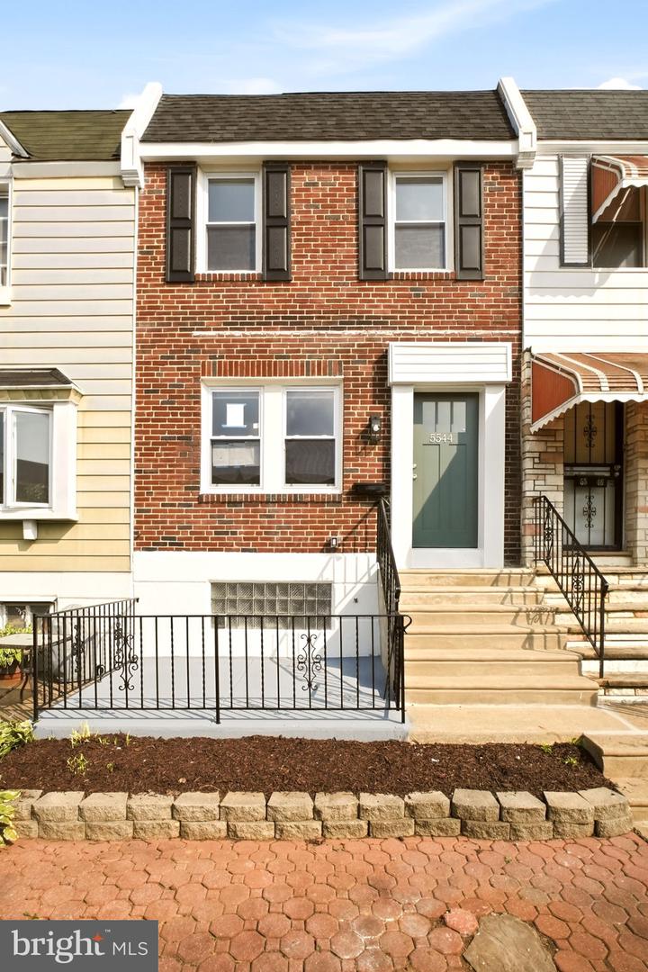 5544-00 Windsor St Property Photo 33