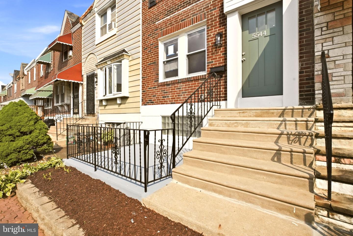 5544-00 Windsor St Property Photo 38