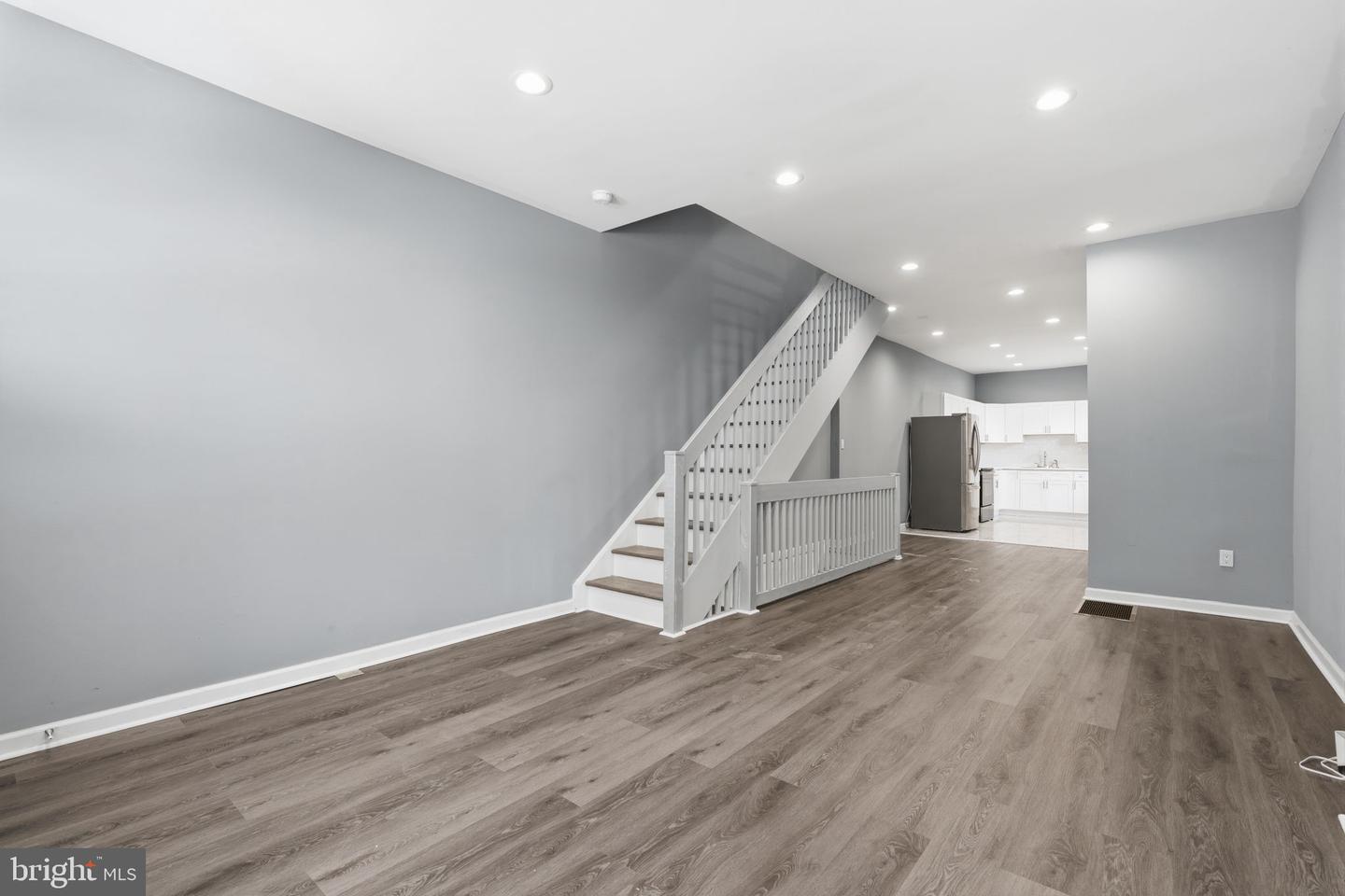3146 Euclid Ave Property Photo 1