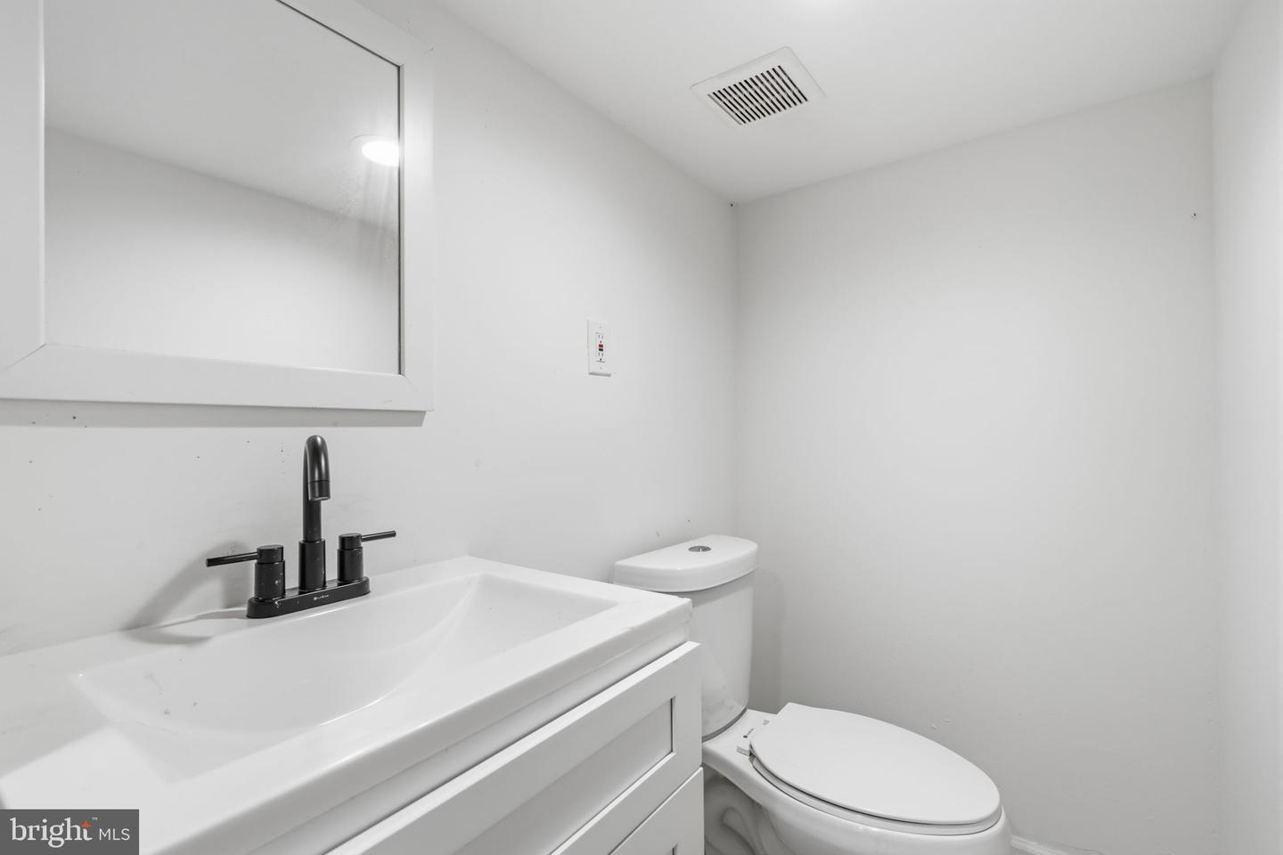 3146 Euclid Ave Property Photo 13