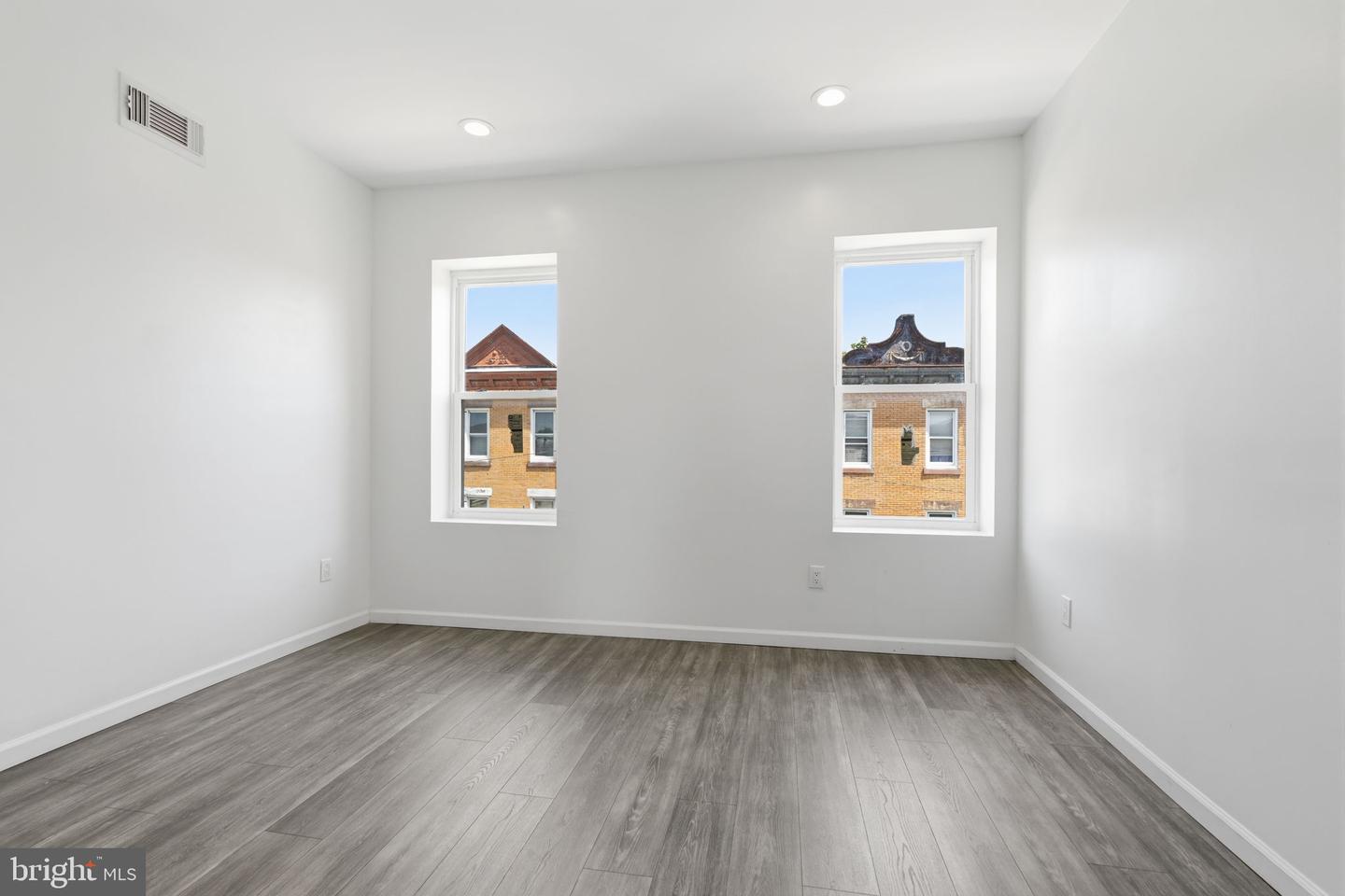 3146 Euclid Ave Property Photo 23