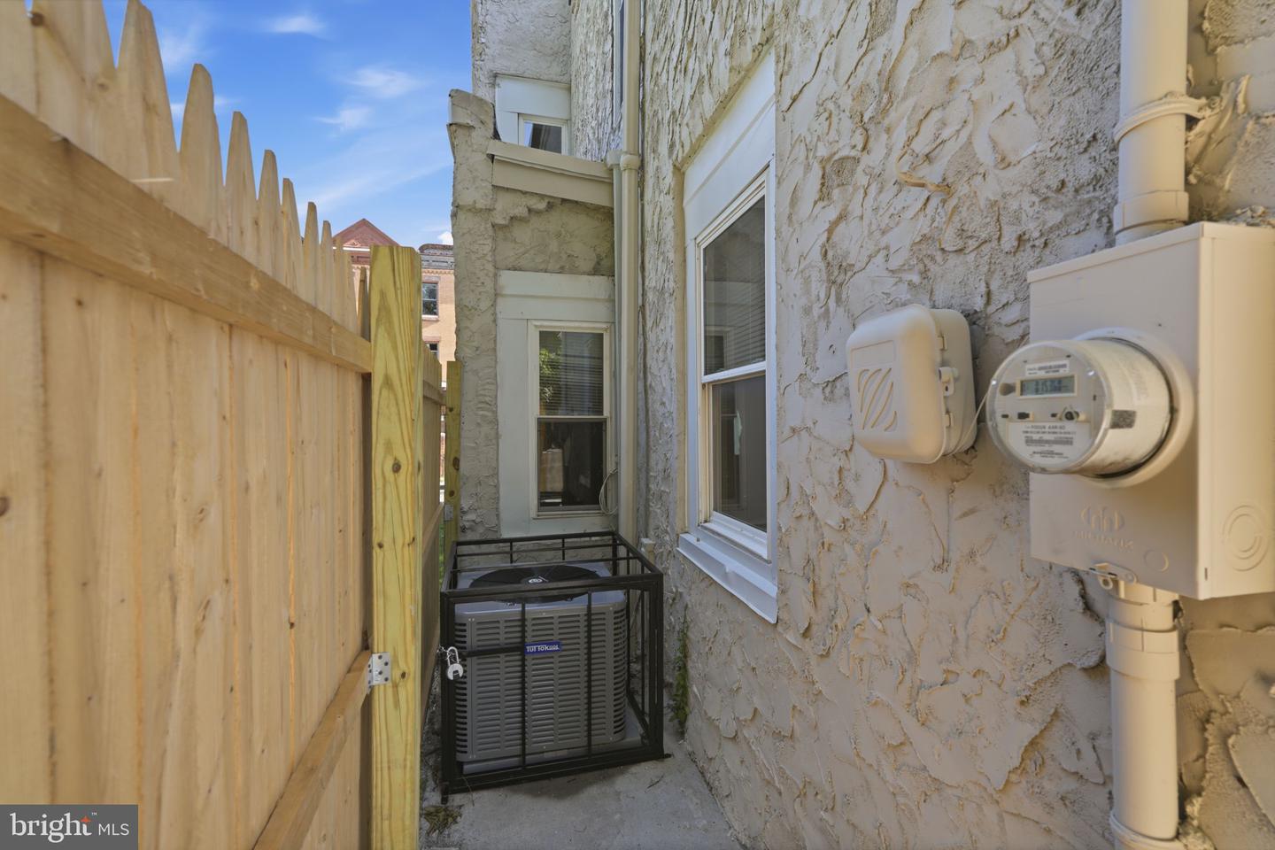 3146 Euclid Ave Property Photo 26