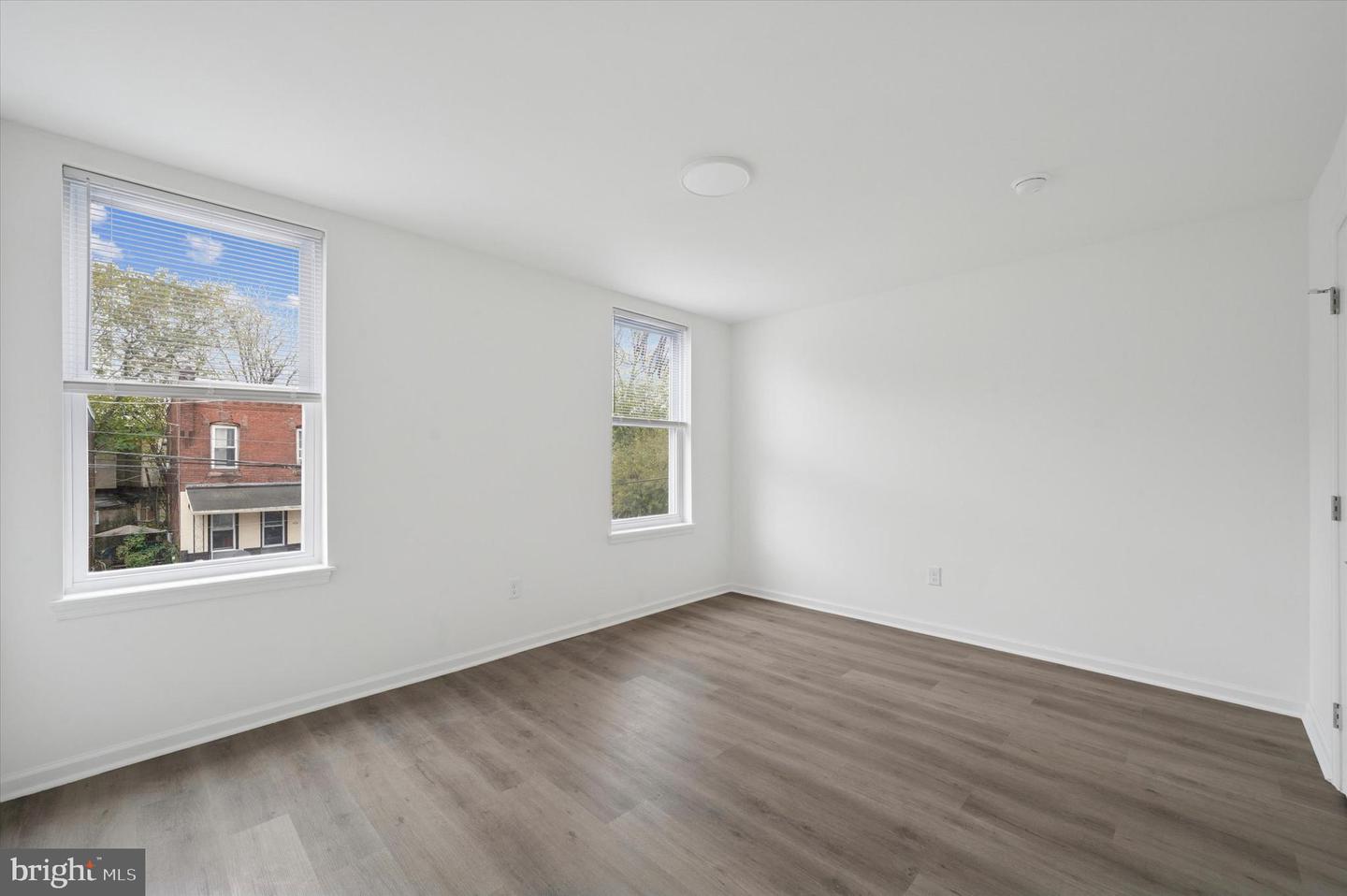 4241 Mantua Ave Property Photo 11