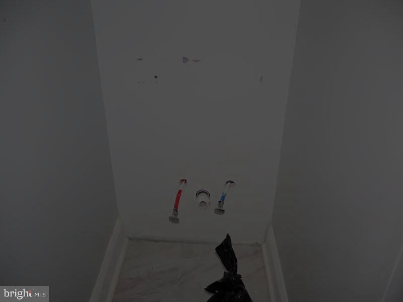 2113 N Woodstock St Property Photo 8