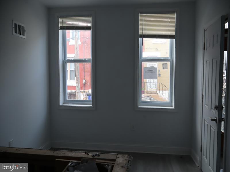2113 N Woodstock St Property Photo 10
