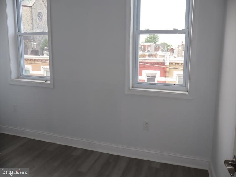 2113 N Woodstock St Property Photo 22
