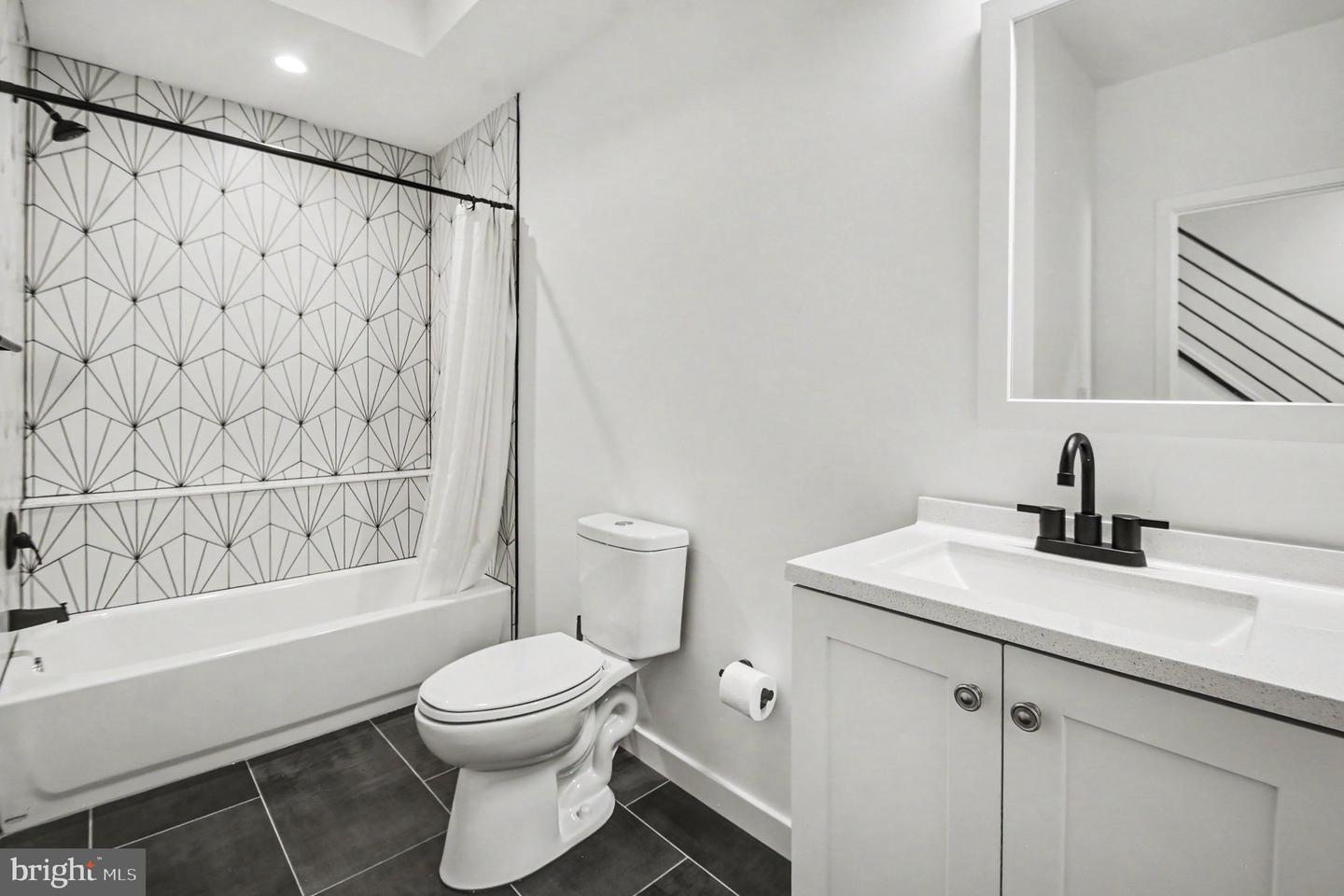 3217 Chatham St Property Photo 28