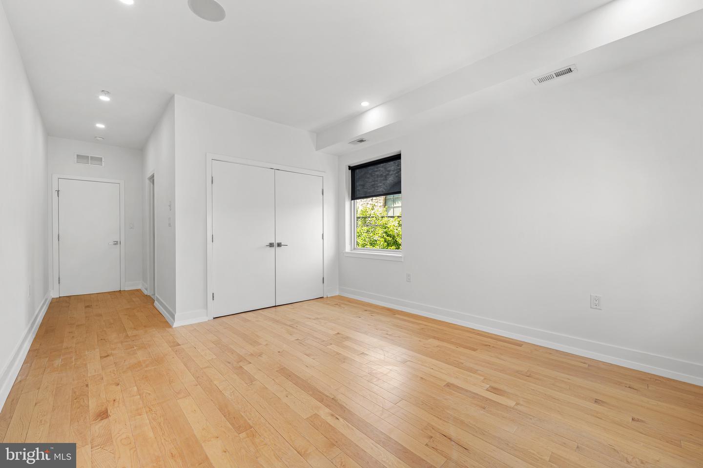2300 E Dakota St Property Photo 15