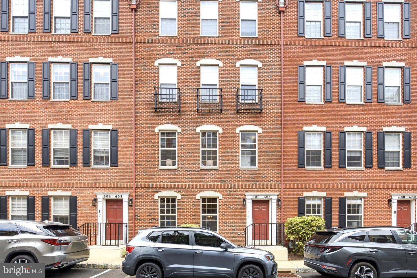 606 Admirals Way Property Photo 1