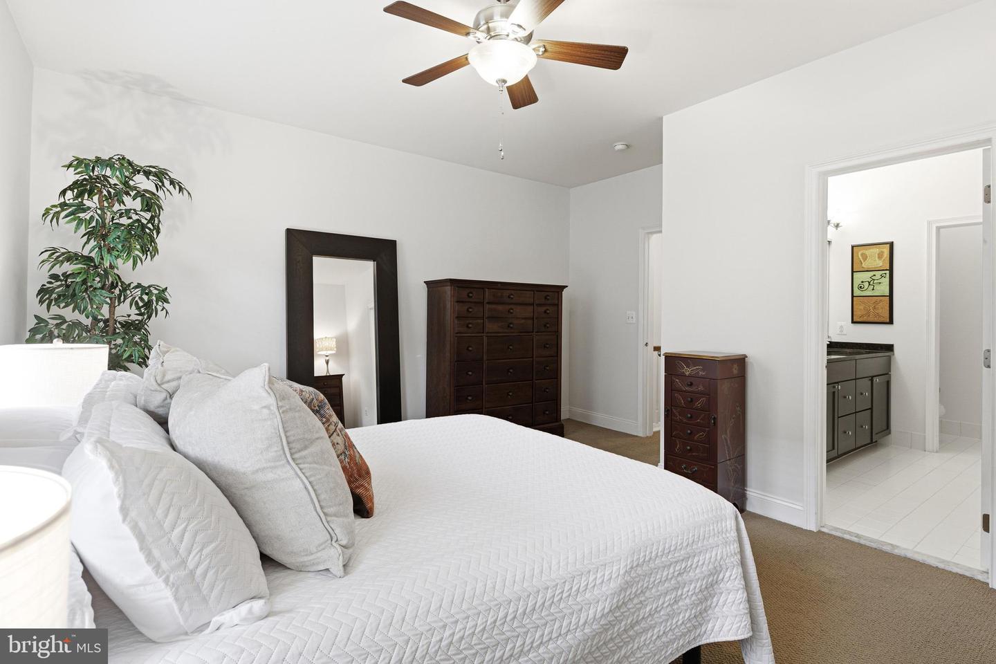 606 Admirals Way Property Photo 11