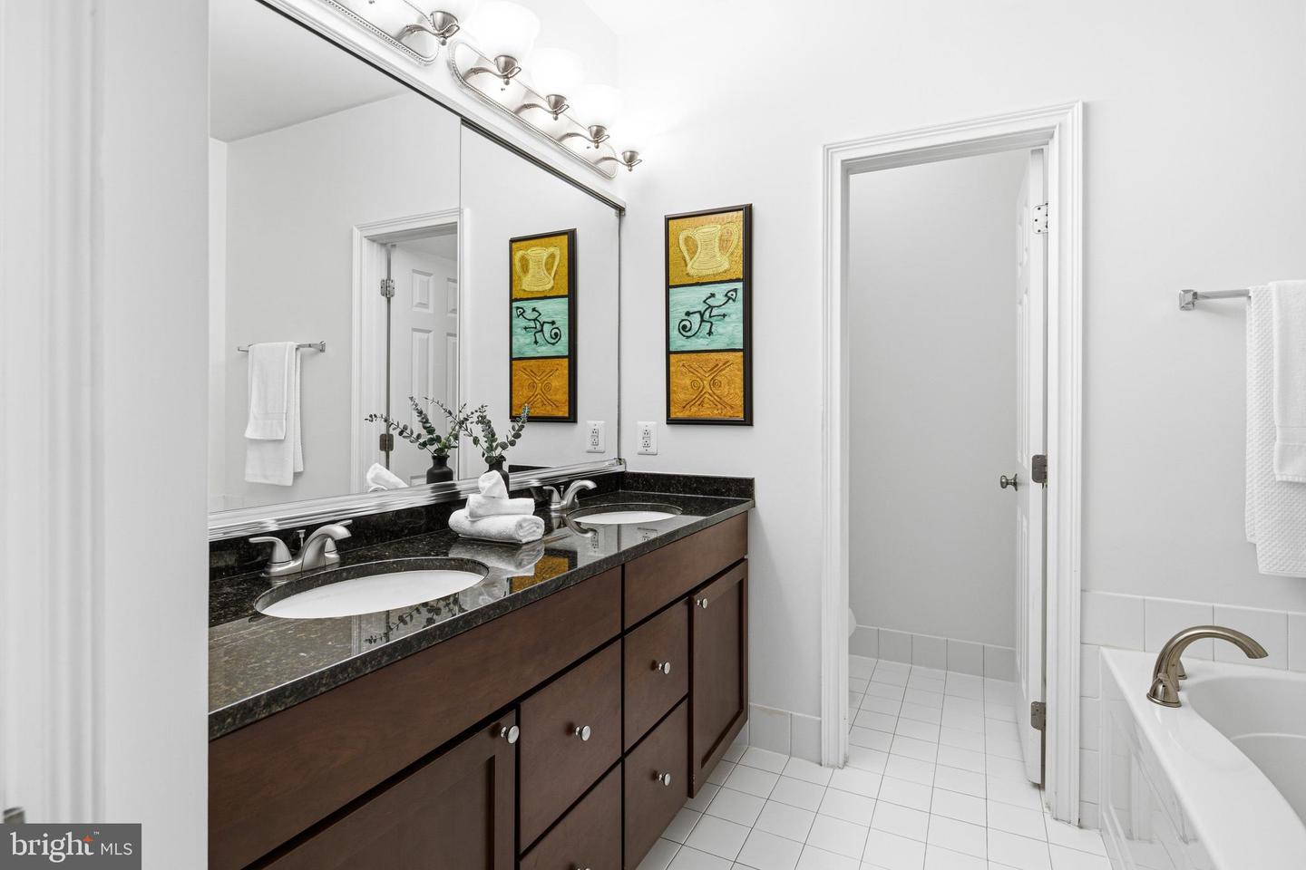 606 Admirals Way Property Photo 12