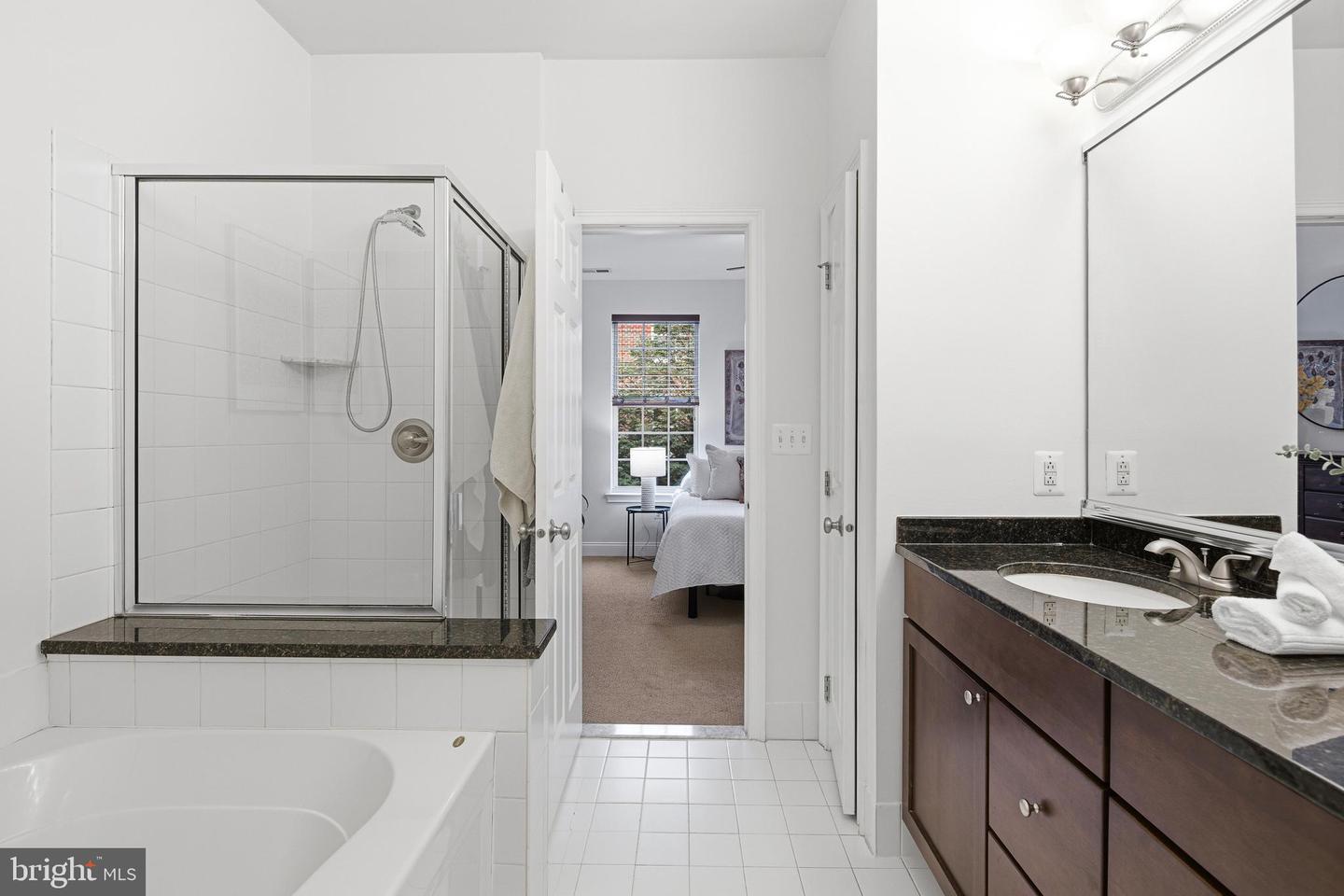 606 Admirals Way Property Photo 13