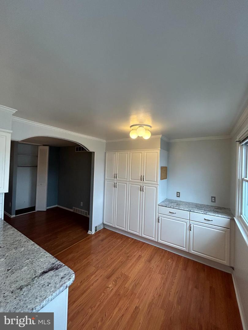 10830 Perrin Rd Property Photo 6