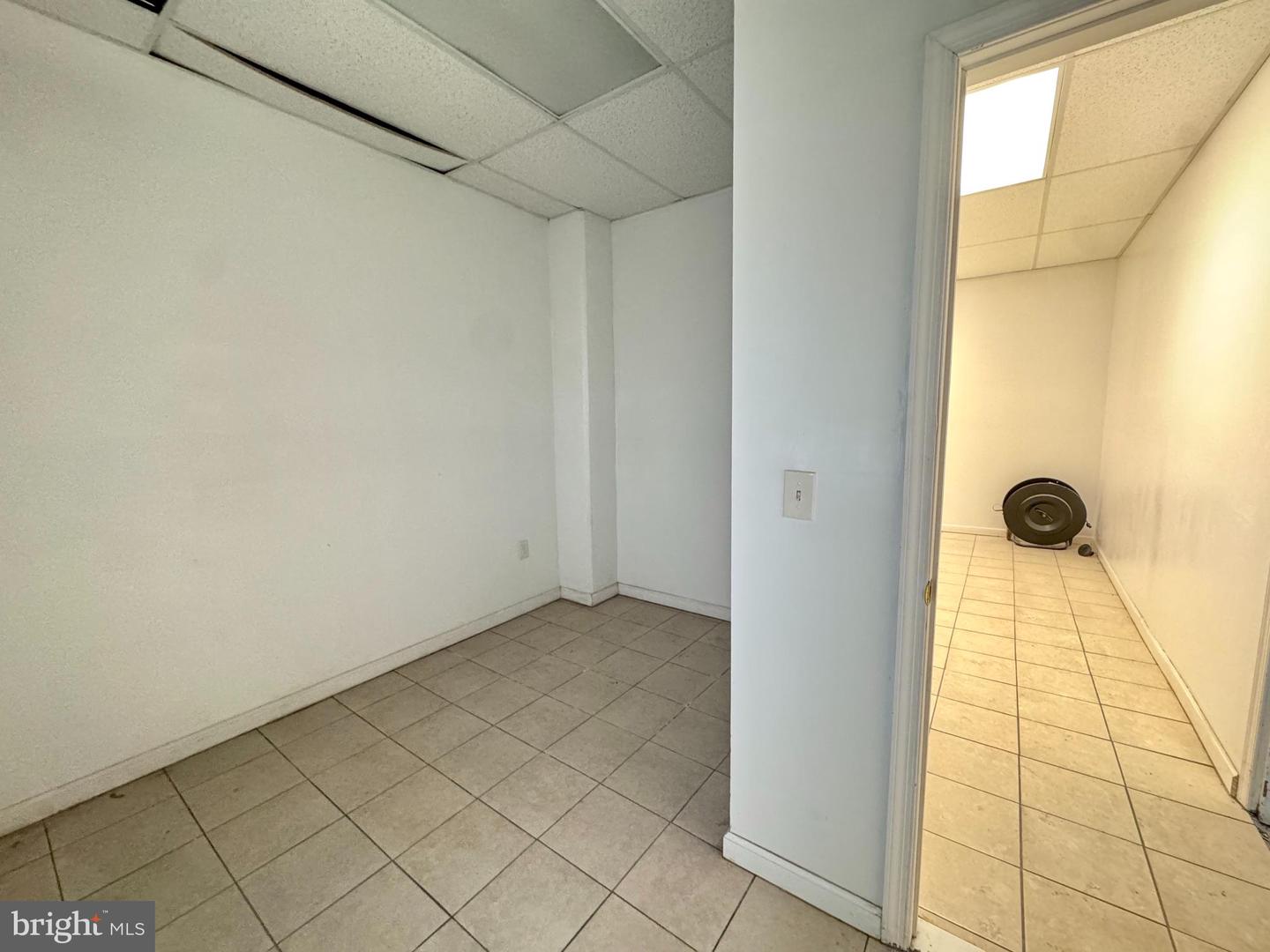 3000 E Tioga St #2nd Floor Property Photo 3