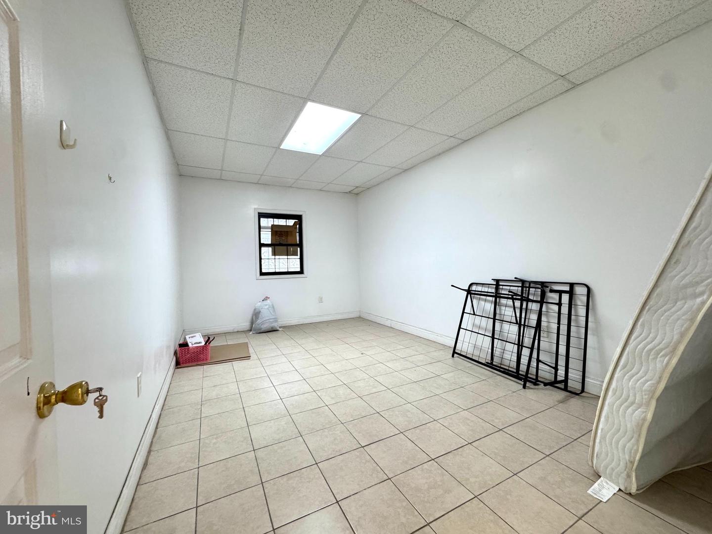 3000 E Tioga St #2nd Floor Property Photo 5