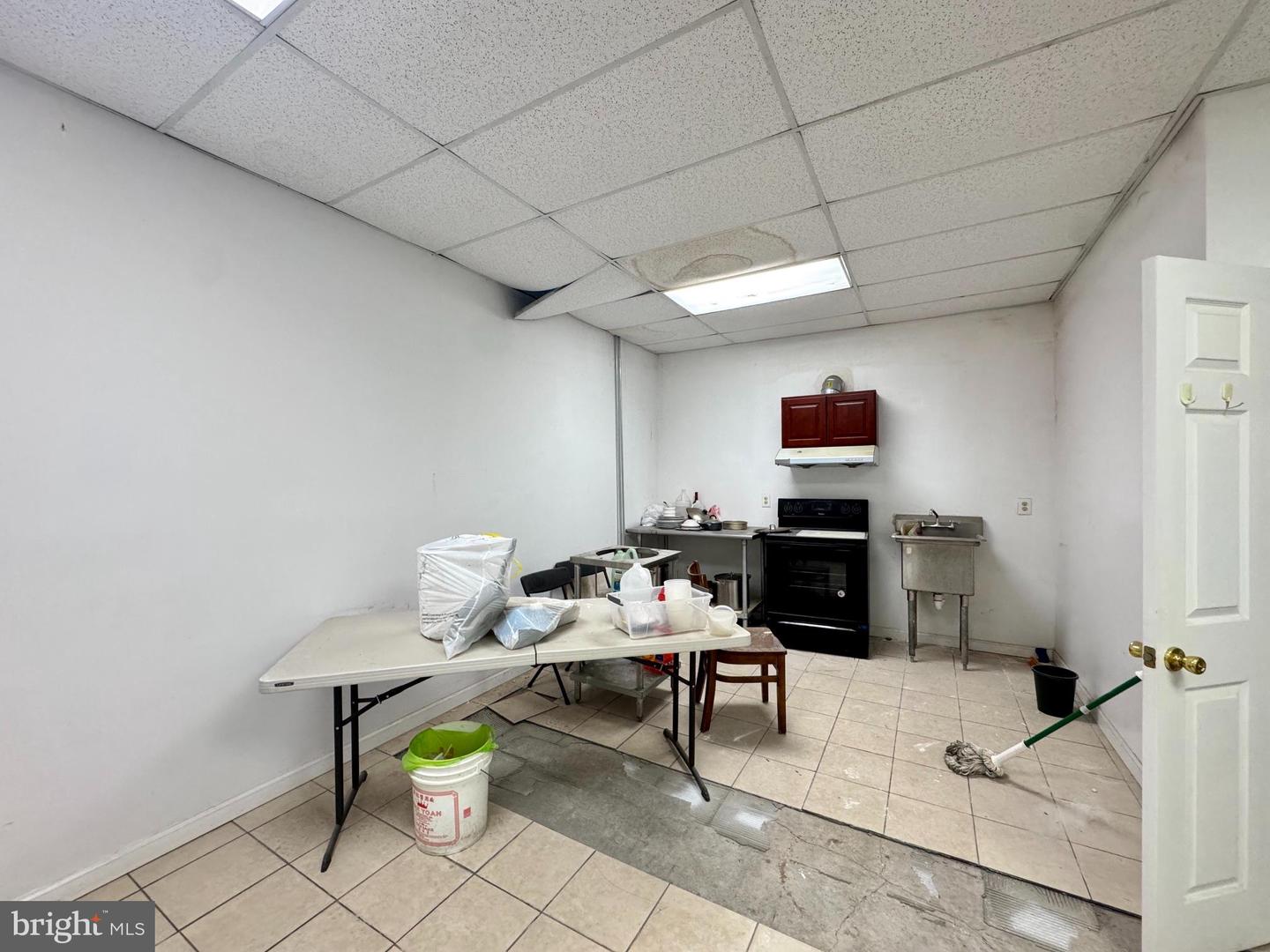 3000 E Tioga St #2nd Floor Property Photo 11