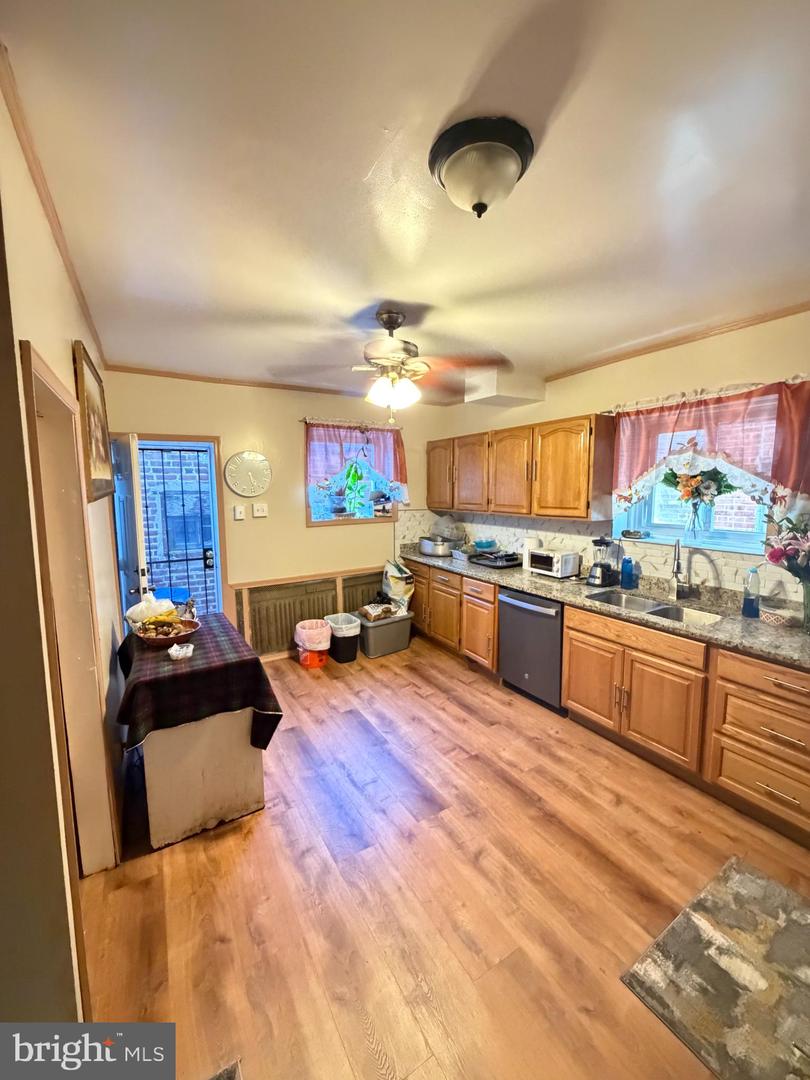 4725 Rosehill St Property Photo 8