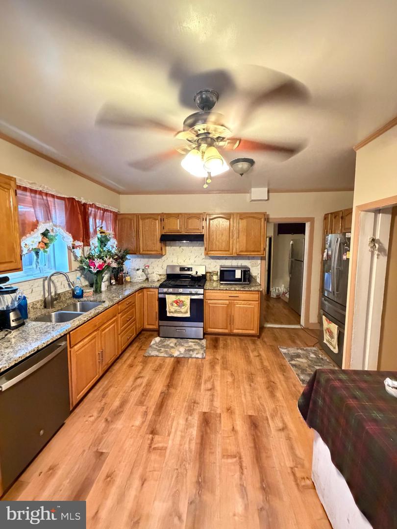 4725 Rosehill St Property Photo 9