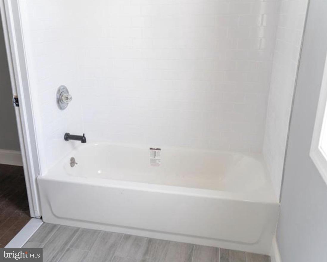 5530 Upland St Property Photo 8