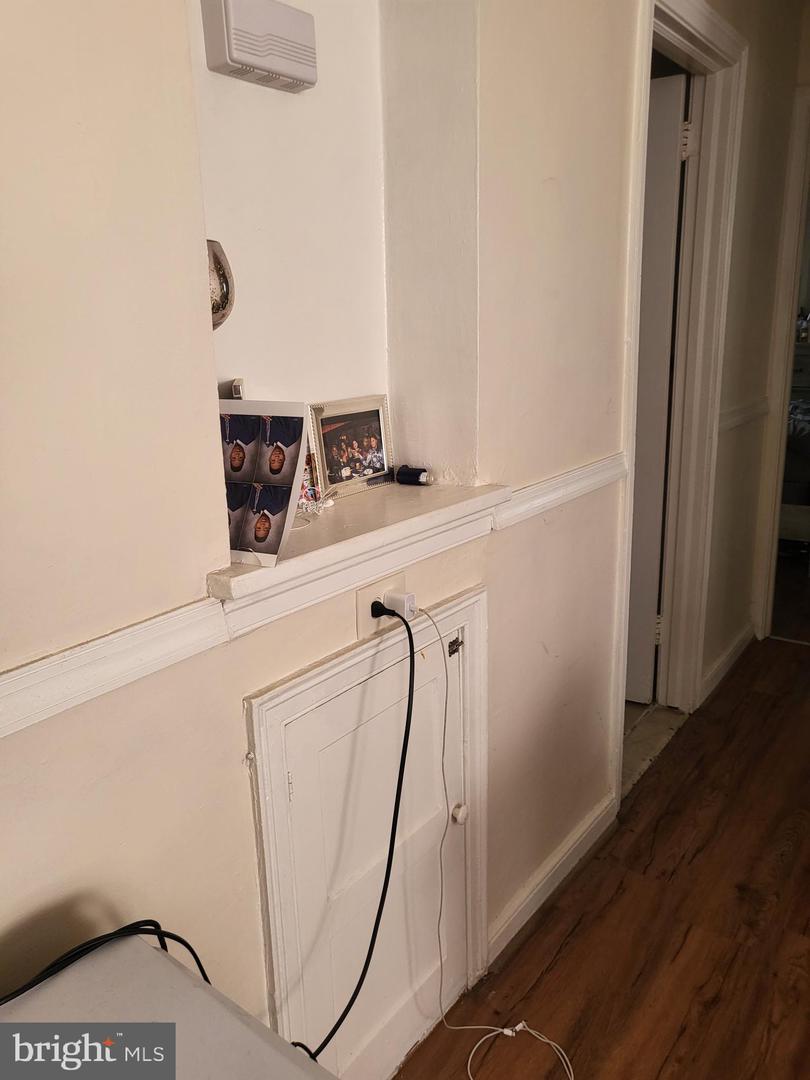 1037 Fanshawe St Property Photo 8