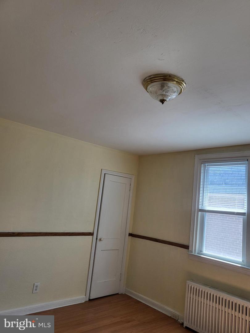 1037 Fanshawe St Property Photo 16