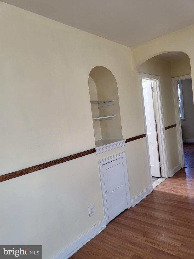 1037 Fanshawe St Property Photo 19