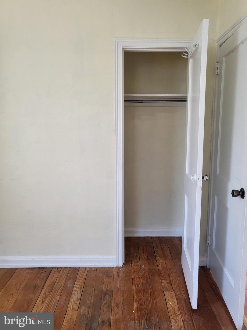 1037 Fanshawe St Property Photo 24