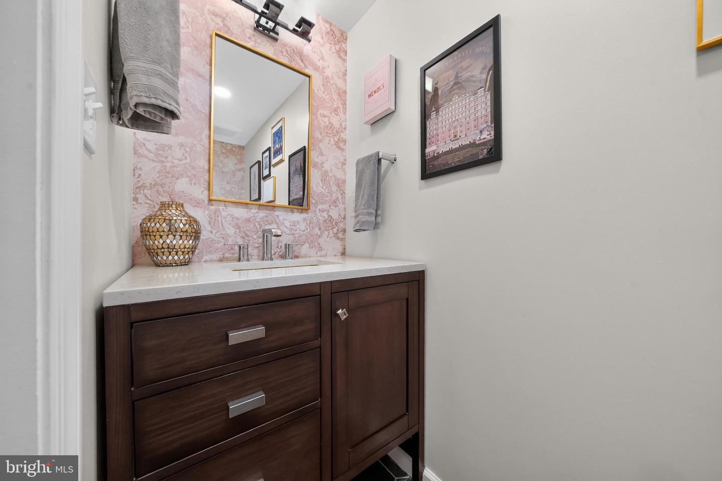 444 N 4th St #202 Property Photo 34